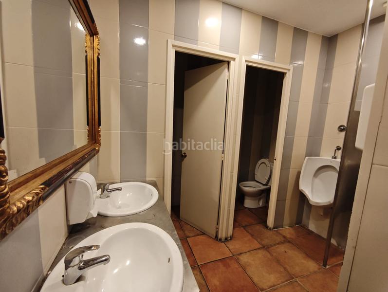 Foto e746edc3-3ac3-48be-aee4-38060a6d5576. Location local commercial dans carrer marina 19 dans Montgat