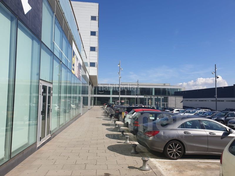 Foto b334ee2f-303d-4d45-8232-b88b581965c4. Alquiler local comercial en Centre-Eixample-Can Llobet Barberà del Vallès
