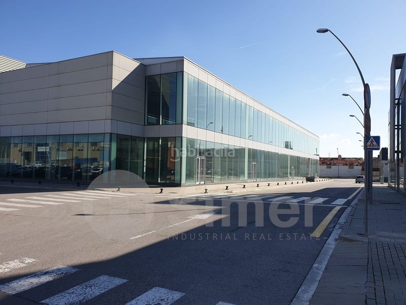 Foto b15d6a8a-132a-4358-bcaa-1e61e1a2e64e. Alquiler local comercial en Zona Industrial Barberà del Vallès