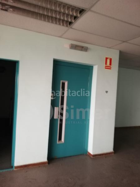 Foto 0ca12cd5-2b38-4cf1-990b-67997312b75a. Nave industrial en comadrán en Zona Industrial Barberà del Vallès