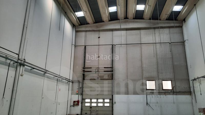 Foto 204f36ec-70ec-48b7-ae64-b8b3973636bd. Nave industrial en comadrán en Zona Industrial Barberà del Vallès