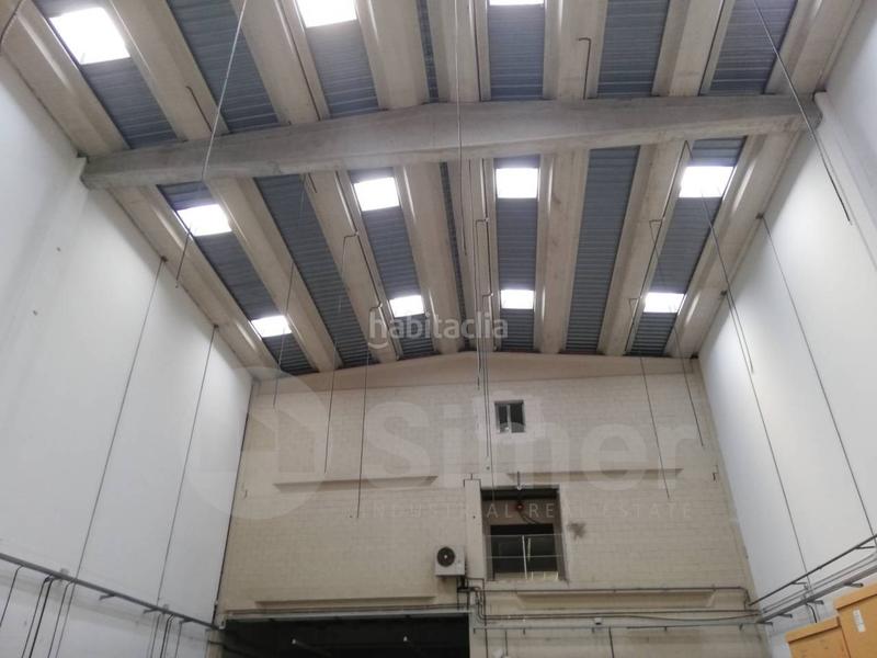 Foto 4f693a22-2cea-46c5-9c1b-51c2b5e59a9c. Nave industrial en comadrán en Zona Industrial Barberà del Vallès