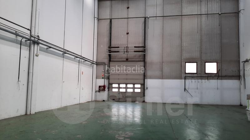 Foto 52d91f62-675f-4cf4-bcd4-6799d850e034. Nave industrial en comadrán en Zona Industrial Barberà del Vallès