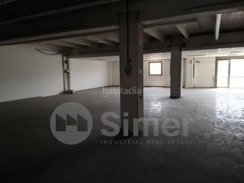 Foto cc07fc3d-ec56-48d0-9b06-9c139e4d5439. Nave industrial en comadrán en Zona Industrial Barberà del Vallès