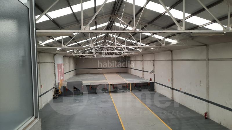 Foto 0f2bf3c6-f322-43e9-9b98-d1c445411297. Lloguer nau industrial a Zona Industrial Barberà del Vallès