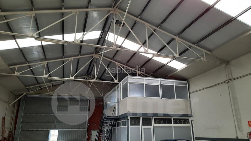 Foto 35cc5a5d-6080-4e20-9617-a469a6f07cbd. Lloguer nau industrial a Zona Industrial Barberà del Vallès