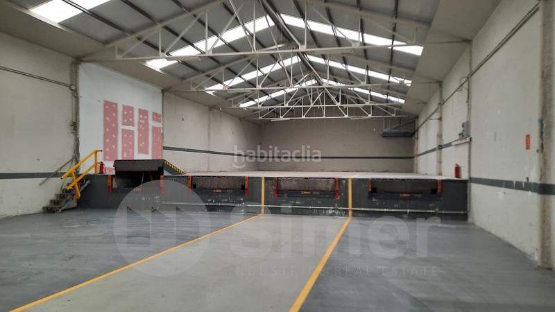 Foto efc4667f-fdb2-48cb-a06d-2e8d8450585d. Lloguer nau industrial a Zona Industrial Barberà del Vallès