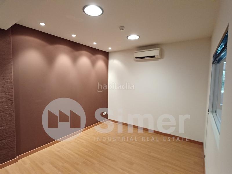 Foto b54c0c6e-53af-4ed3-acdf-00a9d589b9d9. Location bâtiment à usage industriel dans Franqueses del Vallès (Les)