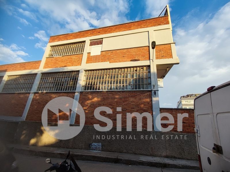 Foto 27b53d2d-e592-4341-ac1b-fbb0a0405916. Fabrikhalle in El Pedró Cornellà de Llobregat