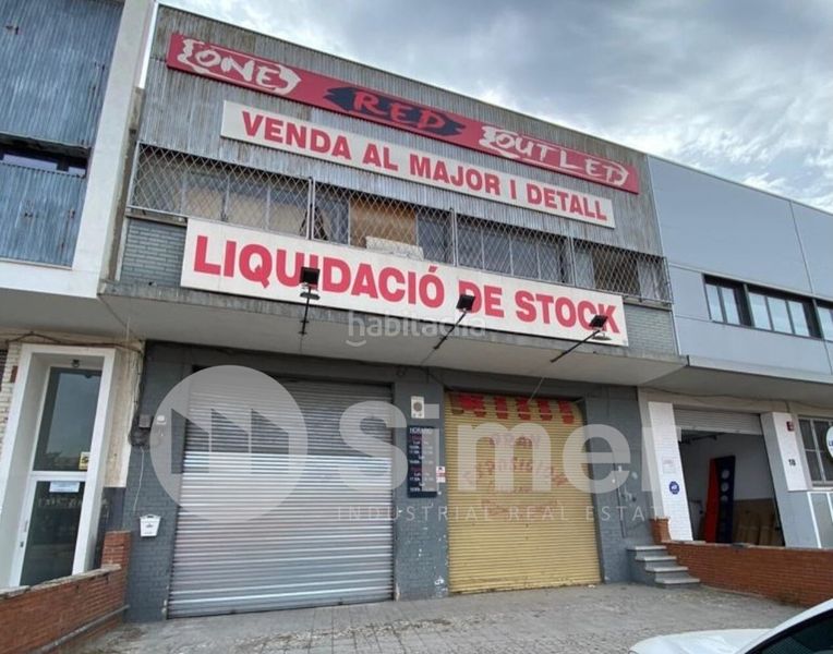 Foto b91332b6-1a26-4feb-a162-0c0343c1d709. Fabrikhalle in El Pedró Cornellà de Llobregat