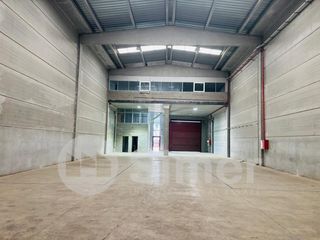 Location Bâtiment à usage industriel à Palau-solità i Plegamans