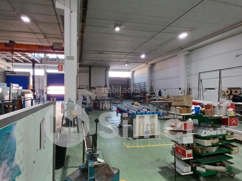 Foto efebe3e6-3f99-45c0-83d8-a9b7e510bd8b. Nau industrial a Mas Rampinyo - Montcada Nova - Carrerada Montcada i Reixac