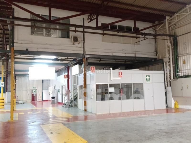 Foto 3a7bda00-8c56-4ea3-9131-00020e296ea8. Nave industrial en Montmeló