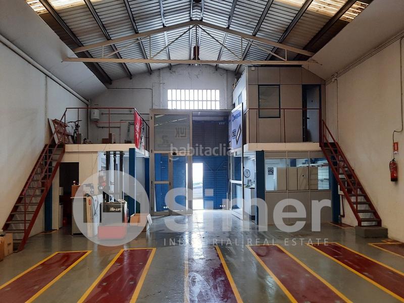 Foto c943bbe5-1eb4-4f20-a9ff-495b1f3f9319. Rent industrial building in boada vell 3 in Palau-solità i Plegamans