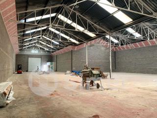 Rent Industrial building  De la selva