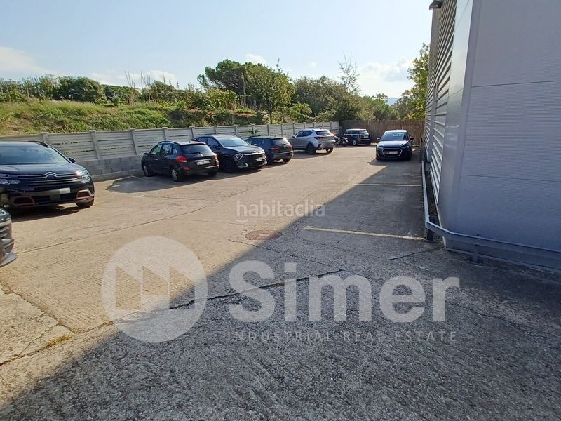 Foto 09e8a015-88e3-46c1-a9a0-7a71ccde864b. Nave industrial en Montornès del Vallès