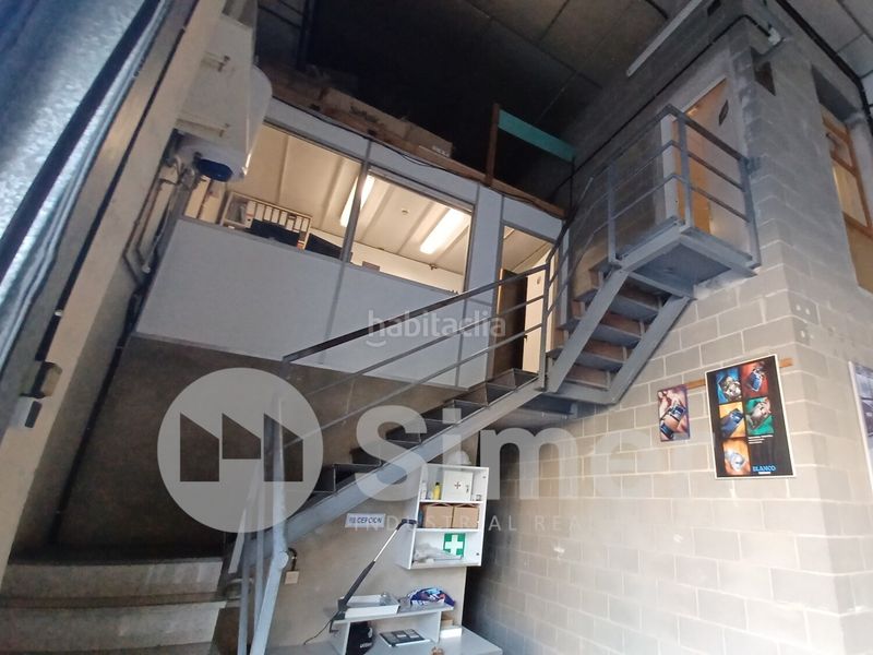 Foto a74437b0-fa0c-4f97-841c-a6e16d8c4e47. Nave industrial en Montornès del Vallès