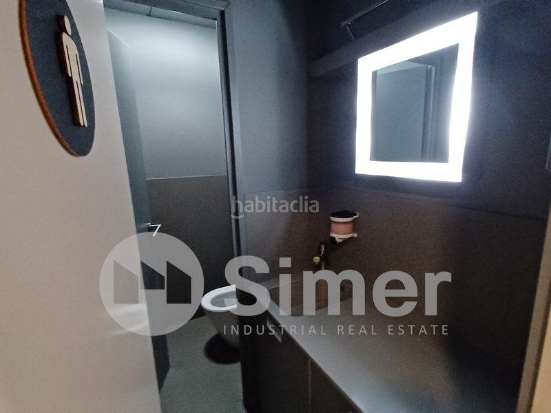 Foto ad6fd02e-c057-4d0d-9070-ec0495caf6de. Nave industrial en Montornès del Vallès