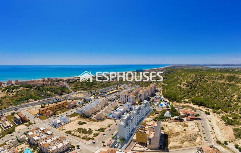 Foto 2695d990-a2c4-4901-b2de-246569770776. Apartamento residencial con vistas panorámicas al mar en Daya Nueva