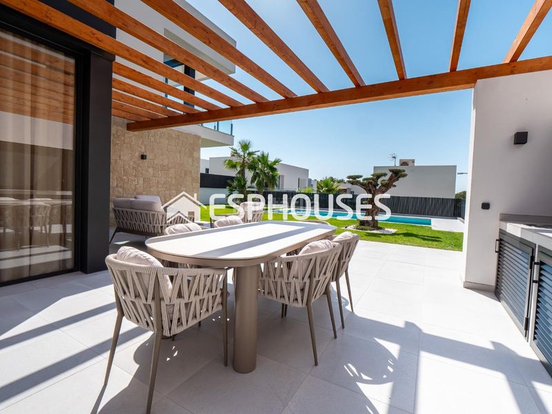Foto 0bdfadd2-0f1b-4bcb-ae86-411743103b6d. Casa a berna 5 a Golf Bahía Finestrat