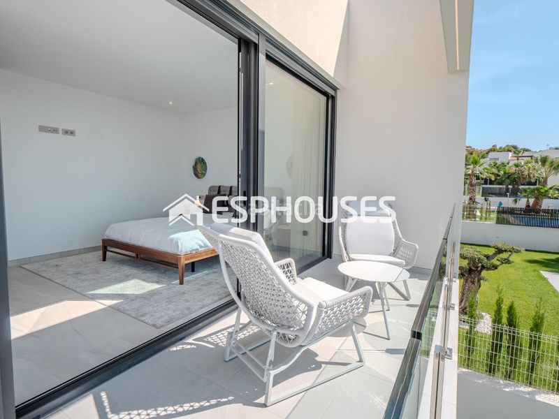 Foto 1c11432a-e061-43c6-b137-f9aabfa762e8. Casa a berna 5 a Golf Bahía Finestrat