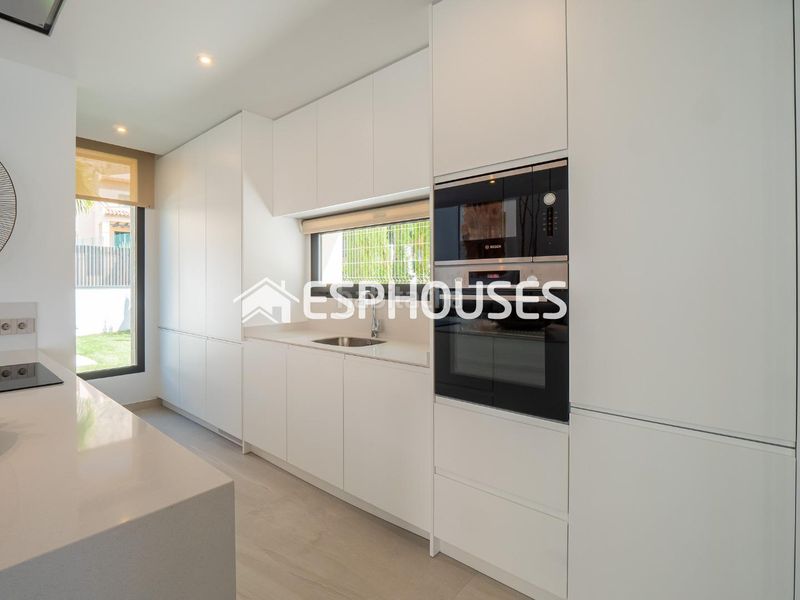 Foto b0dca752-0174-4103-b4c0-04524f989d64. Casa a berna 5 a Golf Bahía Finestrat