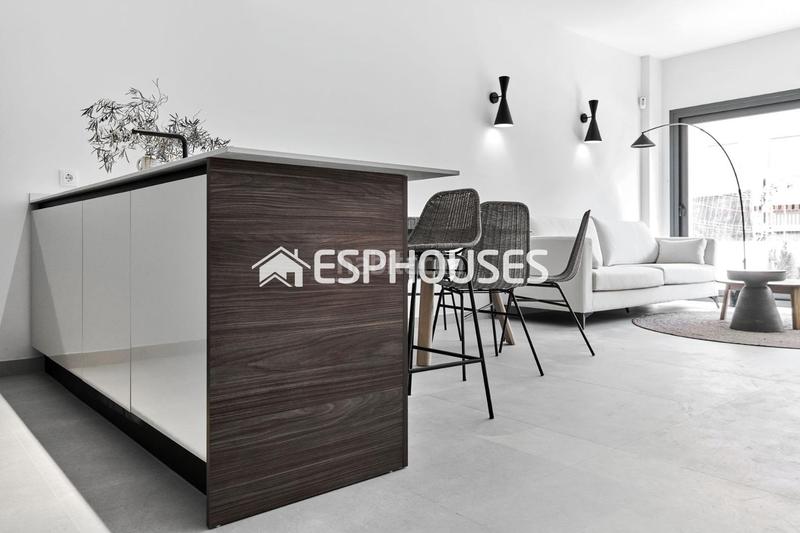 Foto 43d1d835-7194-4c19-930c-48d692766bd9. Piso apartamentos a 250m del mar en Playa de los Náufragos Torrevieja