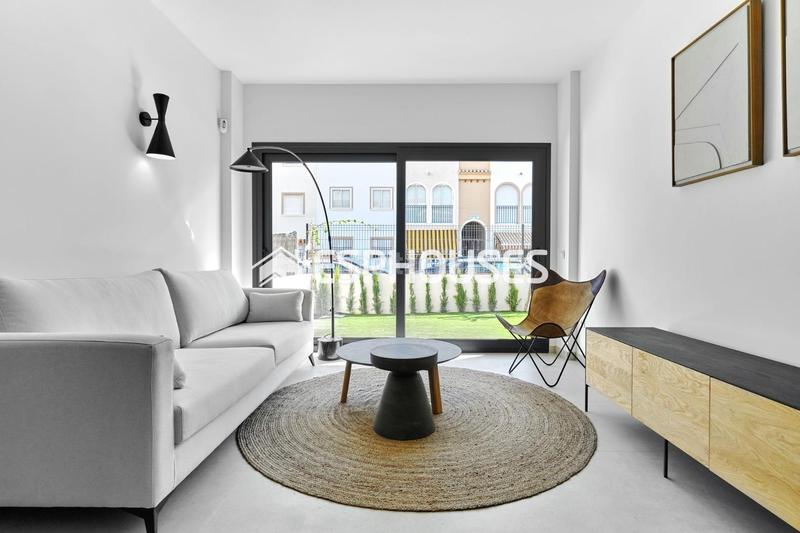 Foto 7d40a6b2-ef8f-4bed-95d5-ada3b50df8df. Piso apartamentos a 250m del mar en Playa de los Náufragos Torrevieja