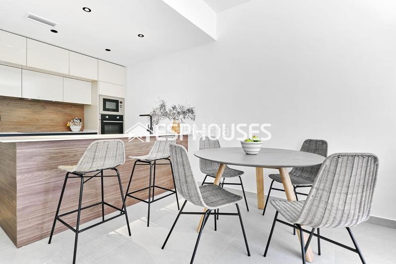 Foto a994b599-7131-4d43-9262-5442984455d9. Piso apartamentos a 250m del mar en Playa de los Náufragos Torrevieja