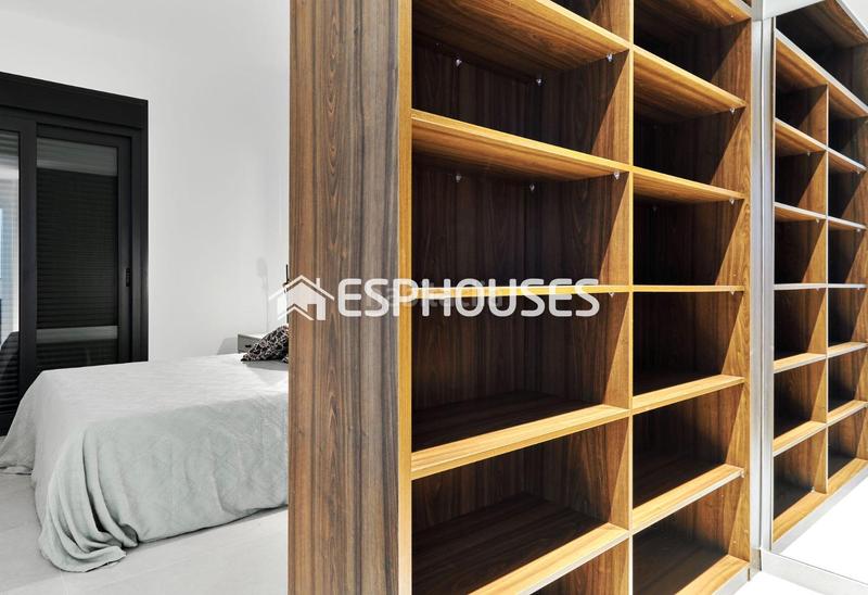 Foto b3c2a3fc-fd1d-4d18-8827-49f27ba60f99. Piso apartamentos a 250m del mar en Playa de los Náufragos Torrevieja