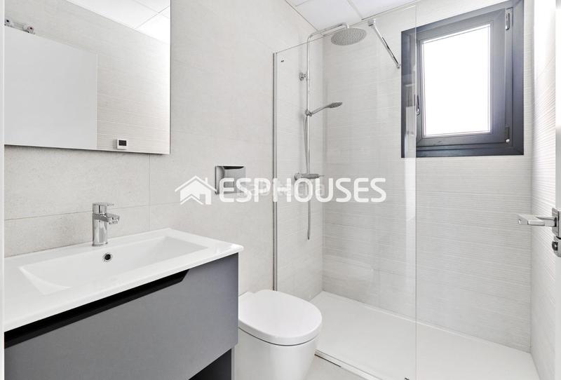 Foto fb118578-f70c-4073-b9f1-2e23a28bc37b. Piso apartamentos a 250m del mar en Playa de los Náufragos Torrevieja