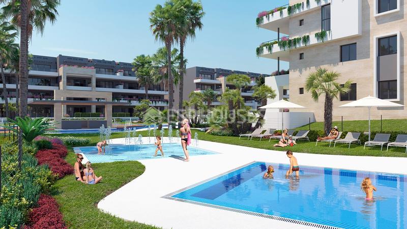 Foto d05092fc-241a-4432-a20f-43132419c1a3. Piano terra con parcheggio piscina in Playa Flamenca Orihuela