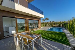 Casa a San Javier. Villa independiente cerca del mar y en el campo de golf