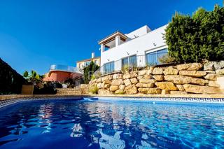 Maison à Golf Bahía. Espectacular chalet de diseño en sierra cortina  finestrat !