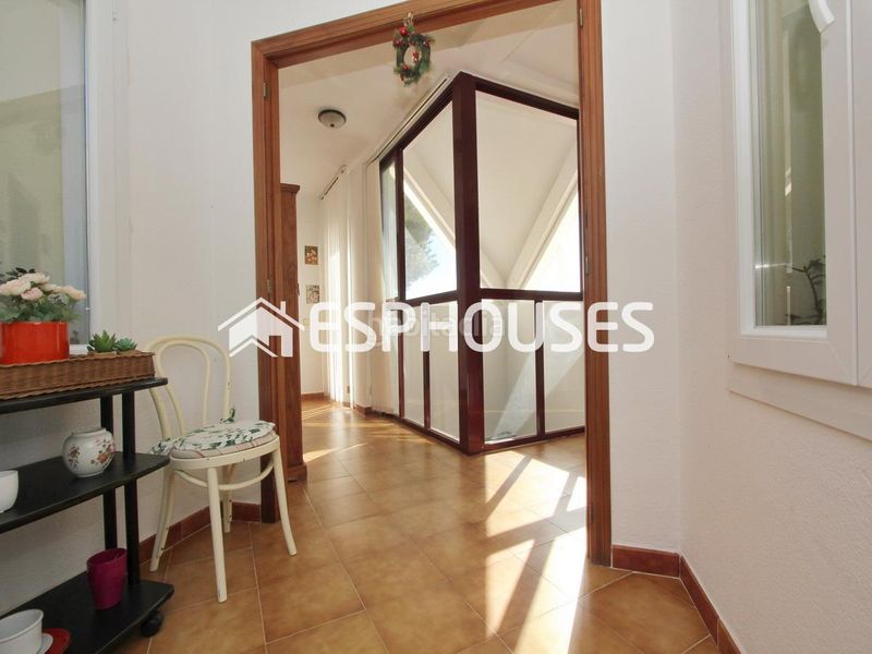 Foto 3e490472-ca8b-4b69-be08-6964e2791e6c. Casa amb piscina a Altea la vella Altea