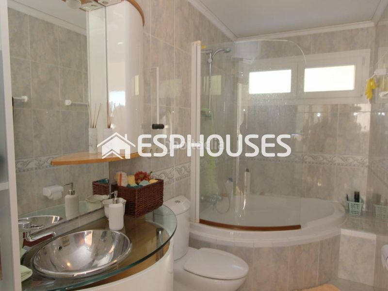 Foto 49d52195-db58-4c2a-bb6c-80040b1ce53f. Casa amb piscina a Altea la vella Altea