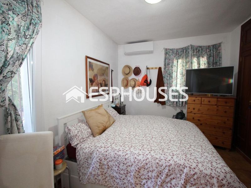 Foto 6de27b23-6fd2-4fbb-9a3e-bb699e54ee24. Casa amb piscina a Altea la vella Altea