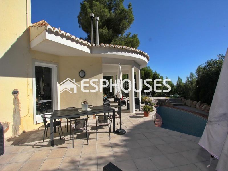 Foto b4df6688-87f4-423f-b5f3-aa72ef96aeb5. Casa amb piscina a Altea la vella Altea