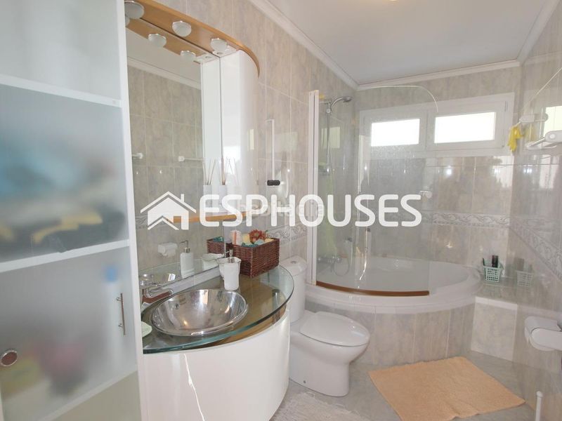 Foto c1d812aa-b005-40ce-a9c8-5bcbf1058247. Casa amb piscina a Altea la vella Altea