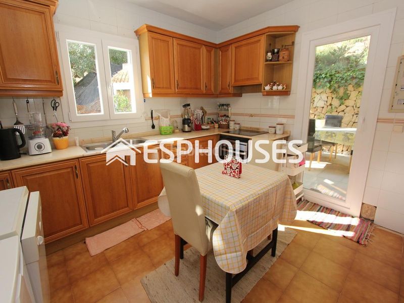 Foto cf8e313d-a757-4378-890e-3b999593fb60. Casa amb piscina a Altea la vella Altea