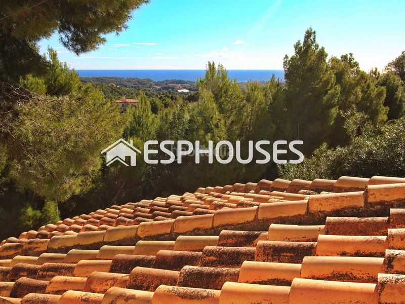 Foto f5a36058-d45c-4796-9e71-3ea782f169f1. Casa amb piscina a Altea la vella Altea