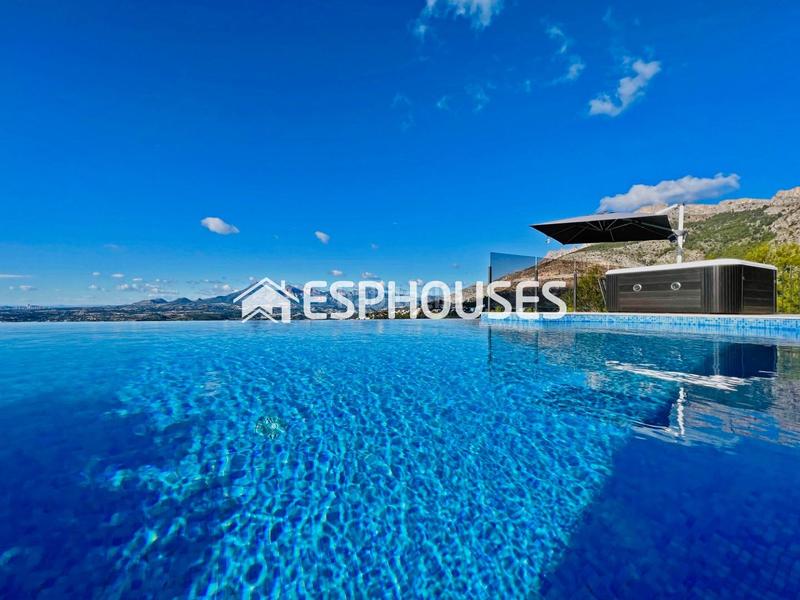 Foto 06ae0576-68c5-49b0-a868-e6e4c3a11487. Casa villa de lujo llave en mano de nueva construcción hills en Altea