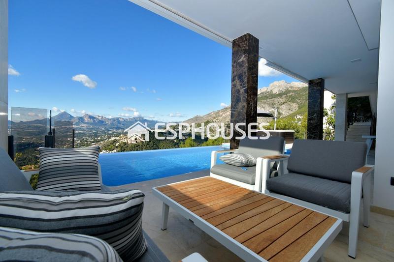 Foto 13a76523-1f46-4e0a-a53c-a9d4d0c83ac8. Casa villa de lujo llave en mano de nueva construcción hills en Altea
