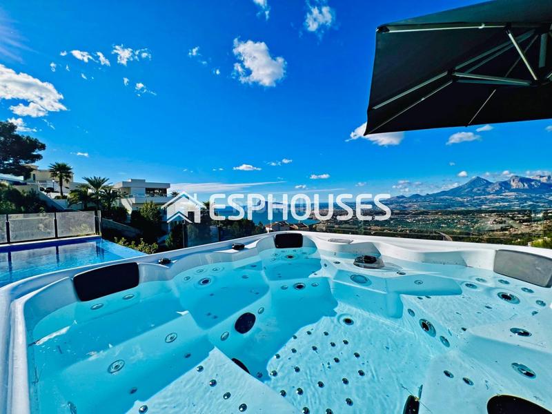Foto 5d5c2731-eca6-4062-b29e-836dbe91e6b8. Casa villa de lujo llave en mano de nueva construcción hills en Altea