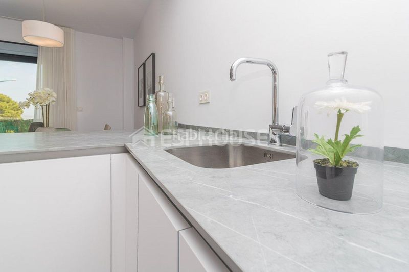 Foto 1b20f199-745f-4775-bb17-4310d26c6873. Apartament amb aparcament piscina a La Florida Orihuela