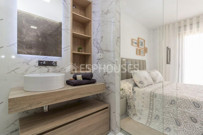 Foto c7cbbe2a-71c5-4659-8f56-0a4f1b53d54e. Apartament amb aparcament piscina a La Florida Orihuela