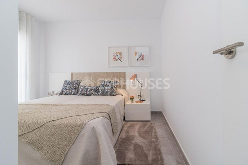 Foto e0ecca6d-6a43-4780-876d-c87084c2d825. Apartament amb aparcament piscina a La Florida Orihuela