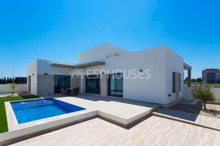 Casa a Daya Nueva. Villas modernas de 117.94m2 que constan de tres dormitorios y do