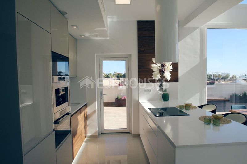 Foto 9100ffb3-d359-42a6-8811-c3f8f16f1ad9. Casa amb aparcament piscina a Rojales