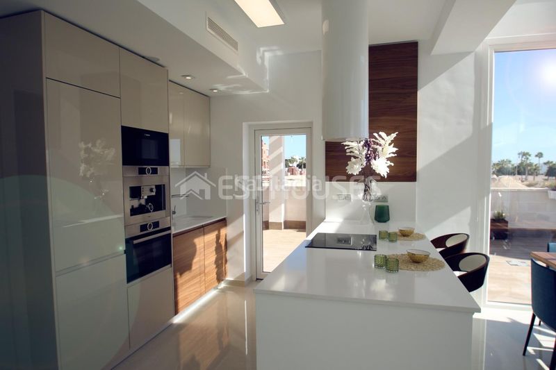 Foto 9dfbb97e-18c5-4799-815a-98ff26c3aad2. Casa amb aparcament piscina a Rojales